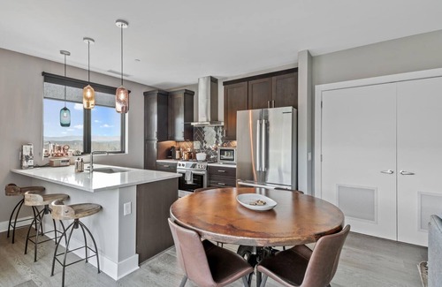 East End - Valley Street Condo | Luxury Downtown Condo with Views!