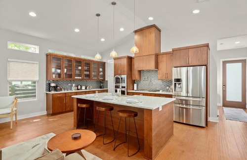 Holly Villa | Luxury East Austin at its Finest!