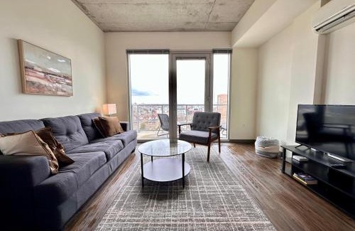 Lower East Side Apartment | Luxury East Side Studio Apt Near Brady St with Balcony