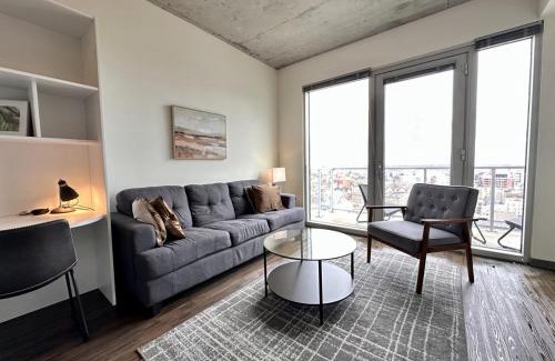 Lower East Side Apartment | Luxury East Side Studio Apt Near Brady St with Balcony