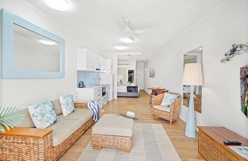 Trinity Beach Apartment | Luxury Escape in Trinity Beach!