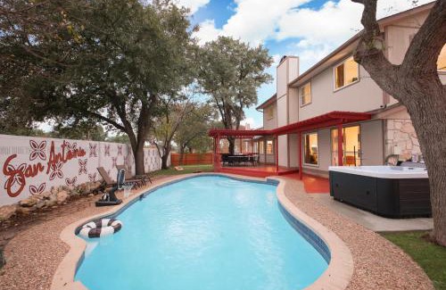 North San Antonio - SAT House | Luxury Escape Pool Sportscourt Games & Theater
