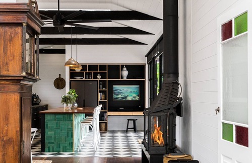 Bangalow House | Luxury Family Estate l Pet Friendly l Nova Escapes