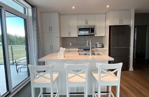 Innisfil Condo | Luxury Family Friendly 2 Bedroom Condo at Friday Harbour