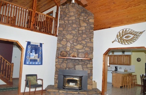Eckerty House | Luxury Family Home Cabin #21 HOT TUB/Jacuzzi on Patoka Lake in Southern Indiana
