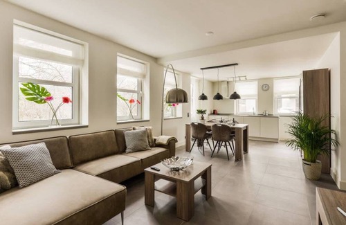 Aalsmeer House | Luxury Family Residence Schinkeldijkje (Family of 4 or 1 couple 25+)