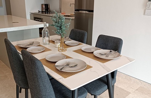 Pudu Apartment | Luxury Family suites | Infinity Pool | City View |