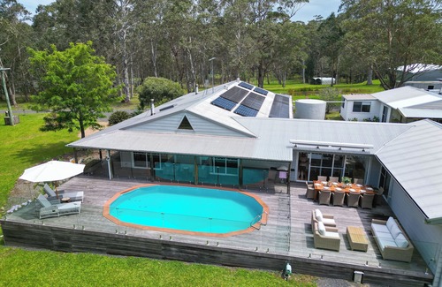 Little Forest Other | Luxury farm stay, near Mollymook sleeps 14. Pet friendly.
