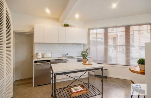 Auckland Central Business District Apartment | Luxury Freemans Bay Studio w Free Car Park