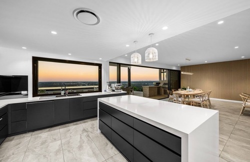 Upper Coomera House | Luxury gated 20-acre mountain resort breathtaking 360 views of Pacific Ocean