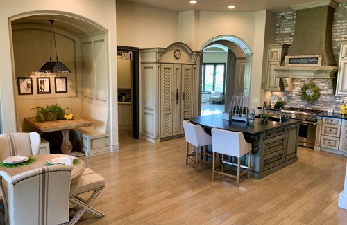 Peoria House | Luxury Gated Estate - Minutes to Peoria Sports Complex and Scottsdale