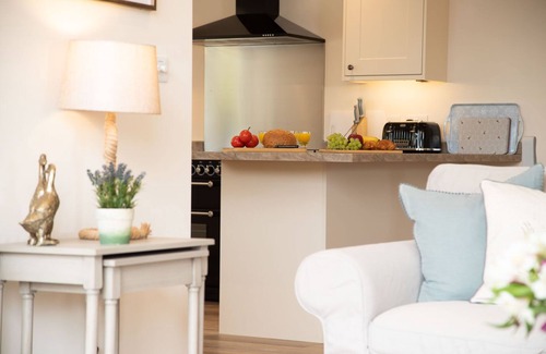 Dorchester House | Luxury 3 Bed/Bath ensuite self catering accommodation in Dorset converted barn.