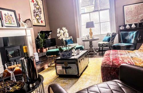 Harleston House | Luxury Georgian House With Sauna Sleeps 19-23