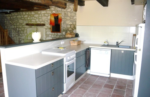 Boisse Cottage | luxury gite for couples, no children. Peace, great views, large pool and spa.