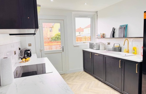 Grangemouth Apartment | Luxury Grangemouth accomodation- ideal for contractors and holidaymakers