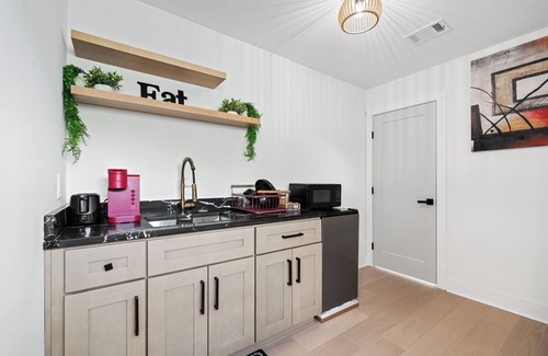 Pittsburgh Apartment | Luxury Guest Suite near Downtown - No CLEANING FEES