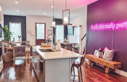 Edgehill House | Luxury Gulch Home - 360 Views - Wet Bar Rooftop!