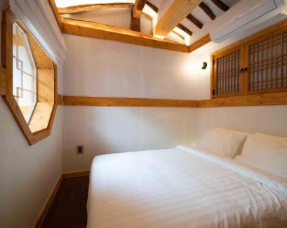Sajik-dong Villa | Luxury Hanok Maison Sunlit