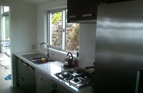 Onerahi House | Luxury harbor views in handy location