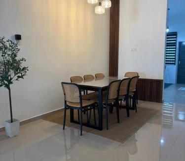 Bandar Indera Mahkota House | Luxury HAZA Homestay