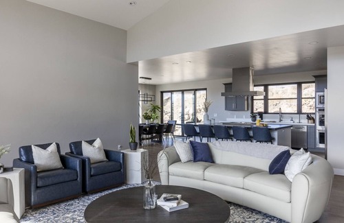 Park City House | Luxury Heber Home- Minutes from Park City Ski Slopes- Views, Sleeps 16