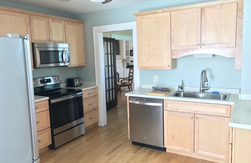 Fayetteville House | Luxury Historic 4 Br Home, In Downtown Fayetteville Near Parks/Trails, Sleeps 11
