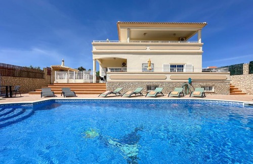 Mosqueira Villa | Luxury Holiday Villa Pescadinha near Beach, Albufeira
