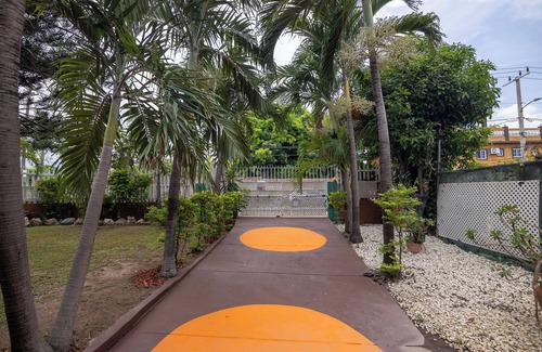 Camperdown House | Luxury Home in Kingston City, away from the hustle and bustle!