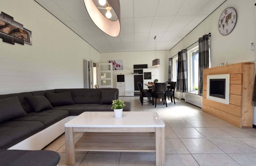 Strucht House | Luxury Home in Limburg with Bubble Bath