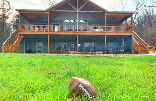 Steelville House | Luxury Home in Woods w/Easy Access to Large Private Gravel Bar on Meramec River
