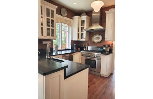 Washington Park West House | Luxury Home w Office, Gourmet Kitchen, Yoga Studio, & Beautiful Outdoor Spaces