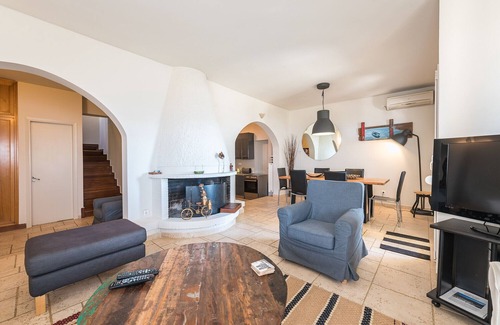 Voula Ski Chalet | Luxury Home with Jacuzzi and Spectacular Sea Views for 8 Guests