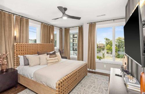 Buena Vista House | Luxury House in Nashville with Rooftop Deck