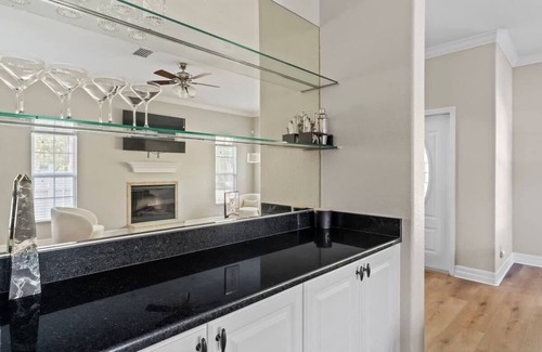 Gillespie Park House | Luxury House Walking Distance to Ocean - Sleeps 12