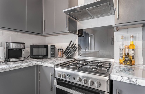 Yiewsley House | Luxury Hub a short ride from Heathrow