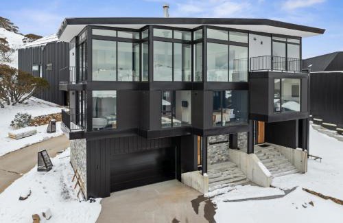 Hotham Heights Ski Chalet | Luxury KH Chalet