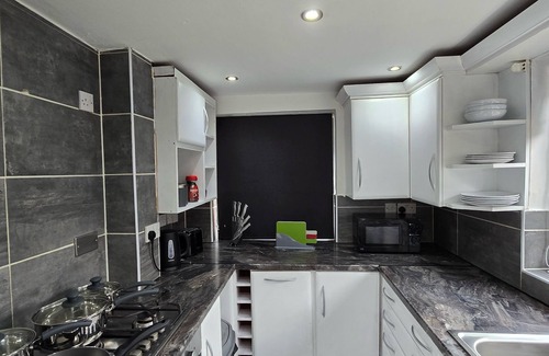 Mapperley House | Luxury king 🤴 bed living "your Luxe Home Away"