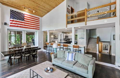 Fontana House | LUXURY LARGE 5 BED/4 BATH ABBEY SPRINGS HOME WITH 2 GOLF CARTS