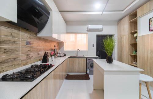 Ofin Apartment | Luxury Lagos Apartment with 3 Bedrooms