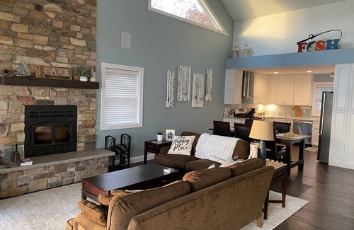 Sturgis House | Luxury lake house on amazing Klinger Lake