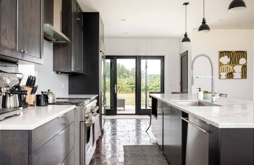 Northport House | Luxury Lake View on 10 Acres - Orchard House