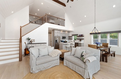 Delavan Lake House | Luxury Lakefront Home