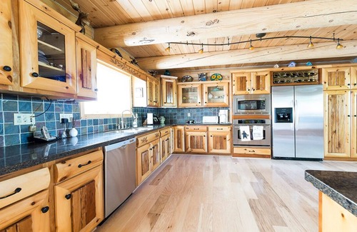 Zurich House | Luxury Lakefront Property w/private beach