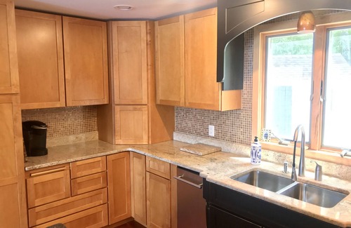 Madison House | Luxury Lakefront Retreat Stunning Views, Fall Foliage, Minutes from North Conway