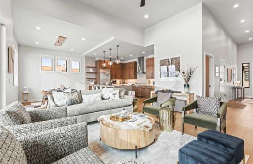 Hideout House | Luxury Lakeview Retreat A Jordanelle Gem in Hideout, Utah