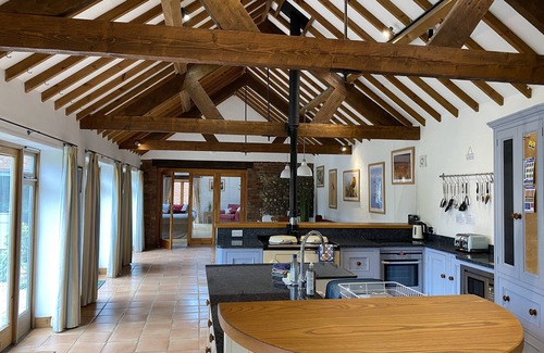 Fakenham House | Luxury Large Barn Close to North Norfolk Beaches