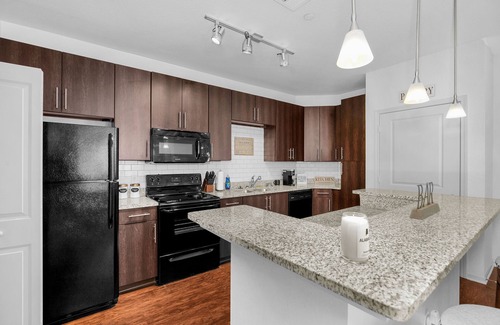 Mobile Apartment | Luxury Living @ Its Finest!