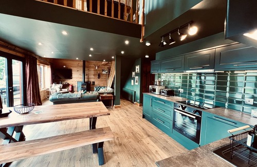 Foyers Ski Chalet | Luxury lodge with Sauna and Hot Tub