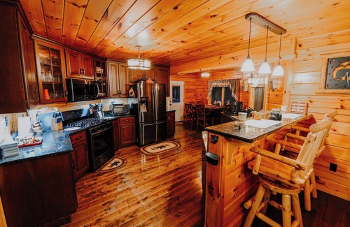 James Creek Cabin | Luxury Log Cabin on private, 25 acre wooded lot - minutes from Raystown Lake