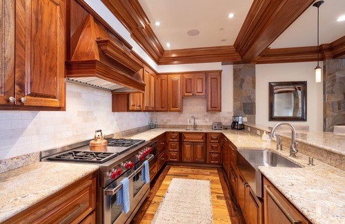 Mountain Village Condo | Luxury Lorian Lookout with plenty of amenities